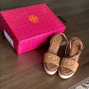 Tory Burch sandals 👡 size 8.5 like new!